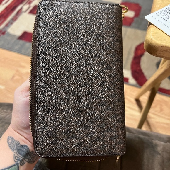 Large Leather Smartphone Wristlet - Picture 3 of 3